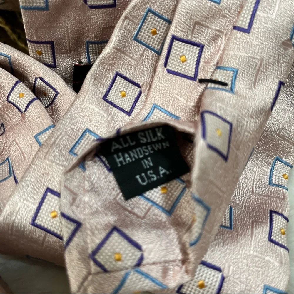 Jos. A. Bank elegant tie